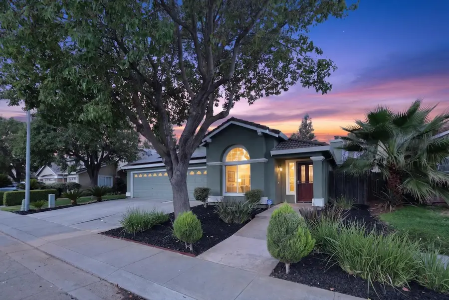 908 Burns Way, Woodland, CA 95776 - #3