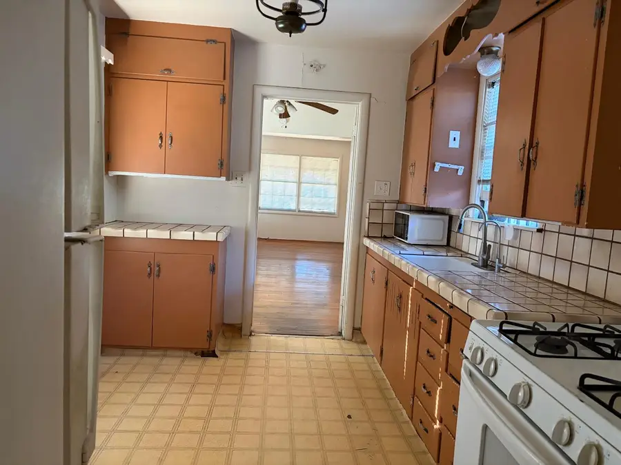 6300 33rd Ave, Sacramento, CA 95824 - #3