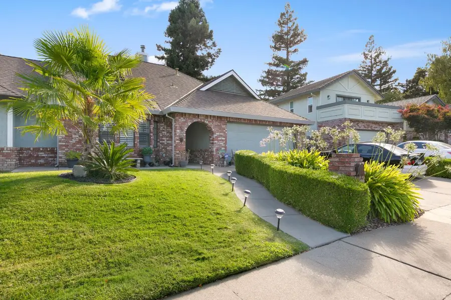 1 Sand River Court, Sacramento, CA 95831 - #3