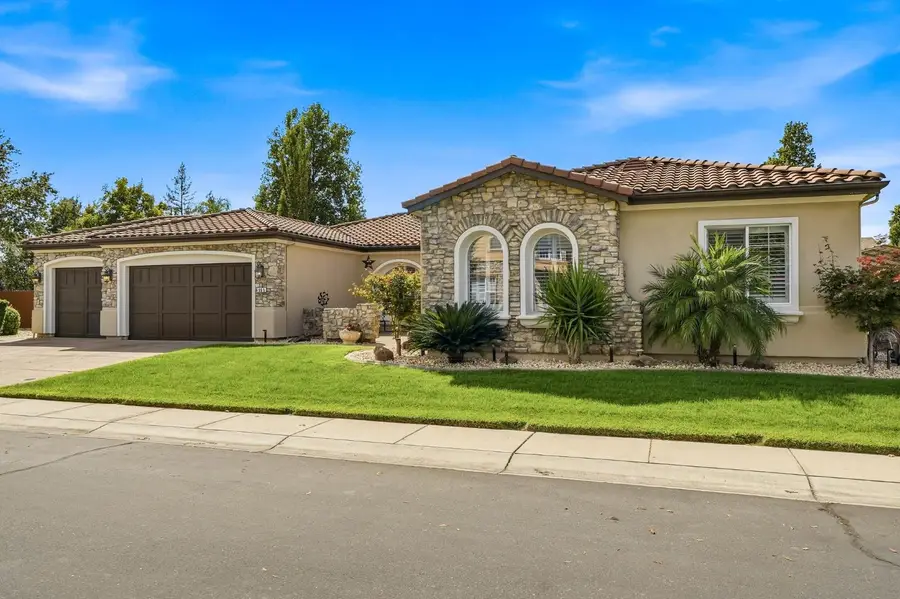 965 Woodridge Court, Yuba City, CA 95993 - #2
