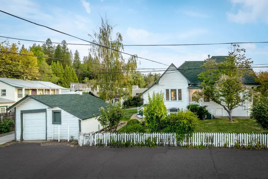 490 E Main Street, Grass Valley, CA 95945 - #3