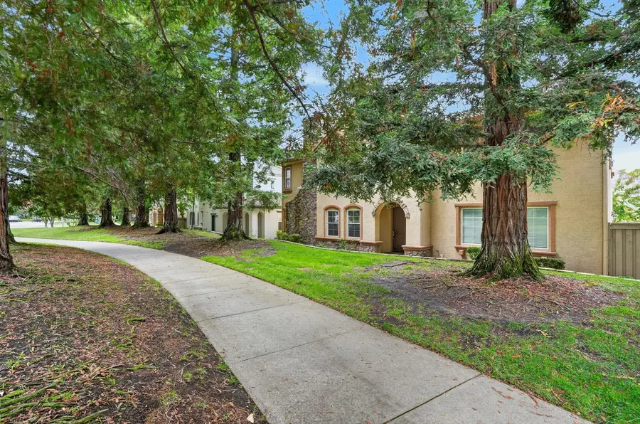 8004 Linda Isle Lane, Sacramento, CA 95831 - #3