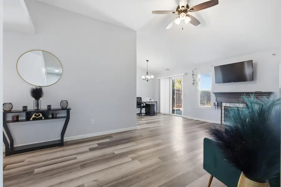 905 Herring Avenue, Rio Linda, CA 95673 - #3
