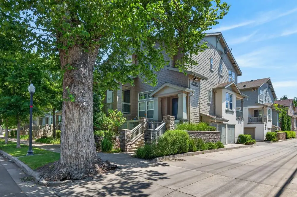 413 17th Street, Sacramento, CA 95811 - #1