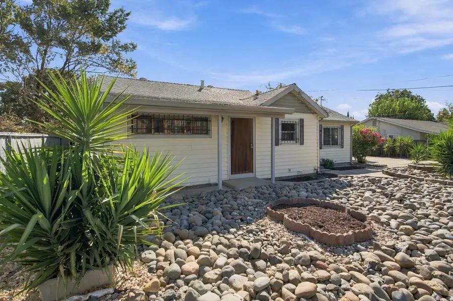 2590 Grove Avenue, Sacramento, CA 95815 - #3