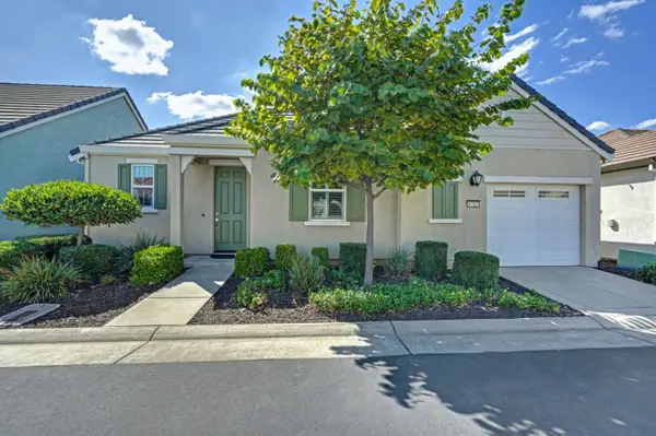 9702 Dartwell Way, Sacramento, CA 95829