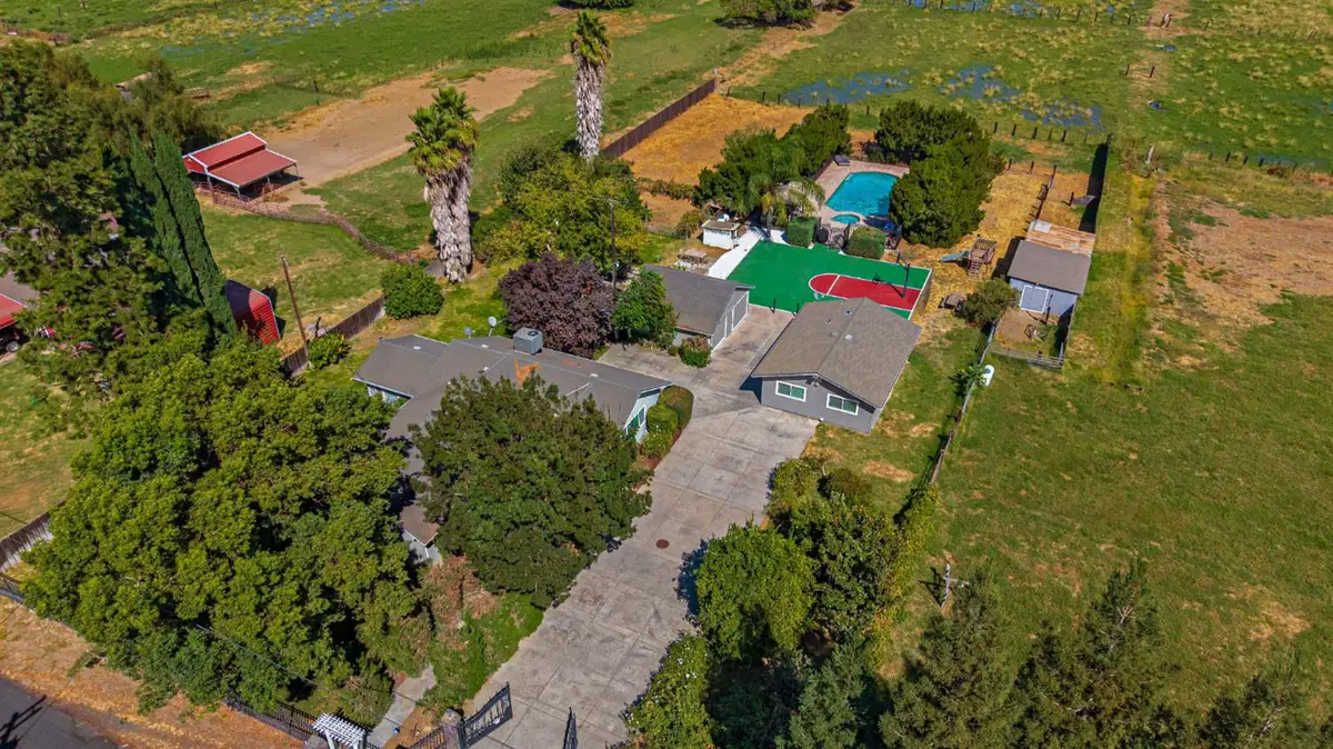 1206 Pauline Avenue, Modesto, CA 95358 - #1