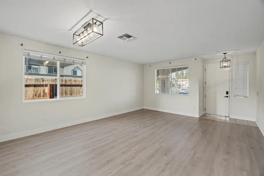 8717 Elfin Court, Elk Grove, CA 95758 - #3
