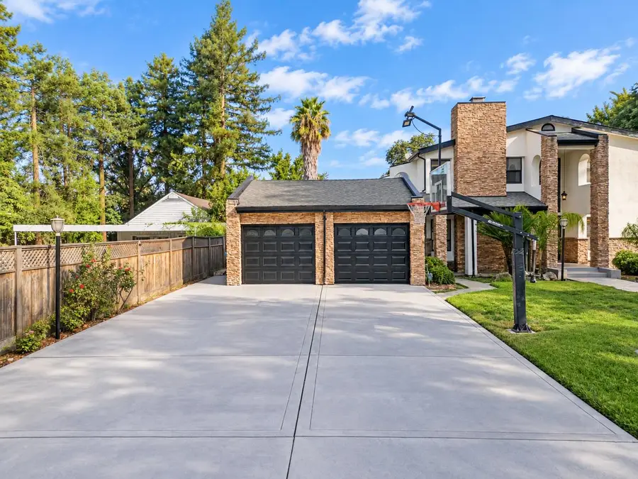 3635 Country Club Boulevard, Stockton, CA 95204 - #2