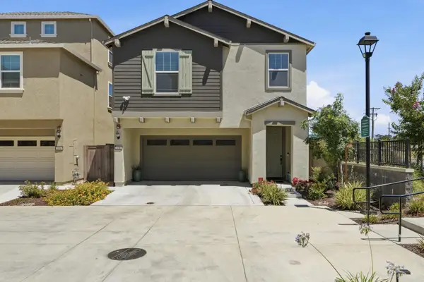 898 Lake Park Circle, Galt, CA 95632