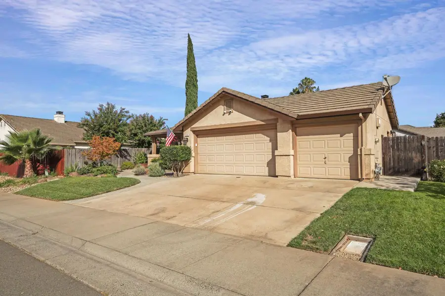 929 Lake Canyon Avenue, Galt, CA 95632 - #3