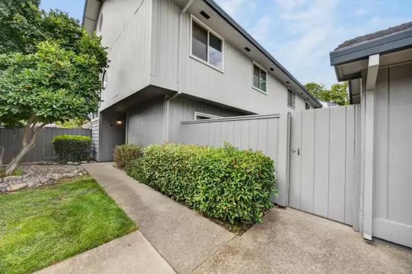 8028 Briar Ridge Lane, Citrus Heights, CA 95610