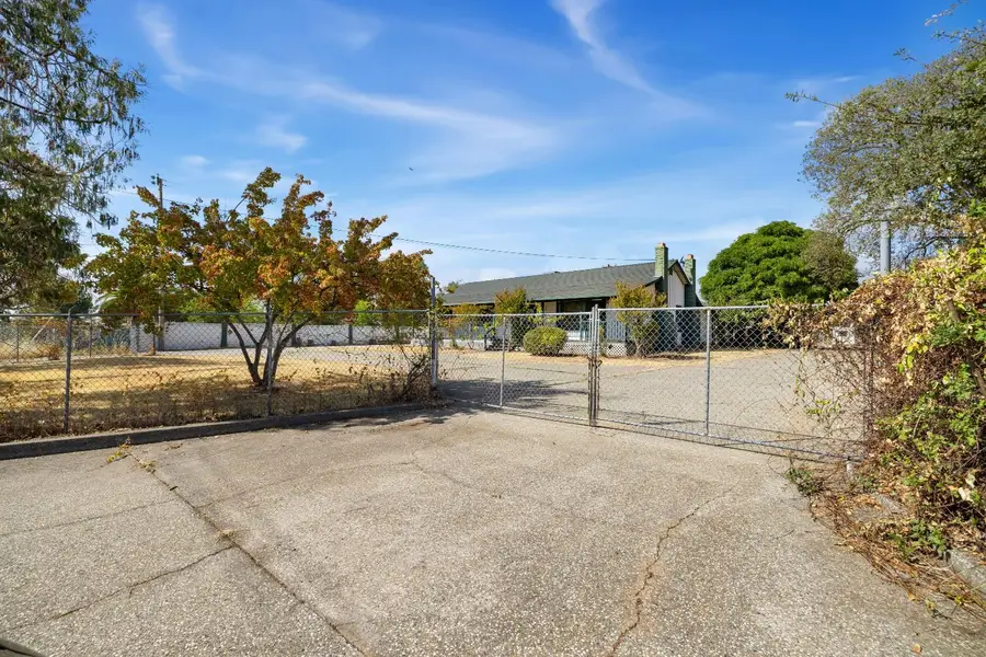 6305 16th Street, Rio Linda, CA 95673 - #2
