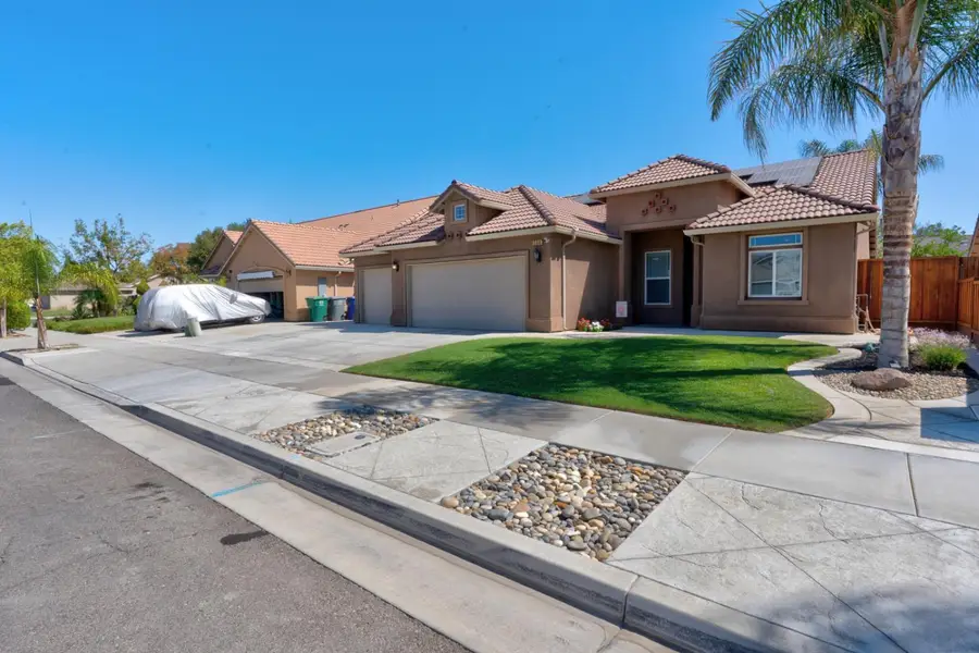 530 Castlerock Court, Los Banos, CA 93635 - #2
