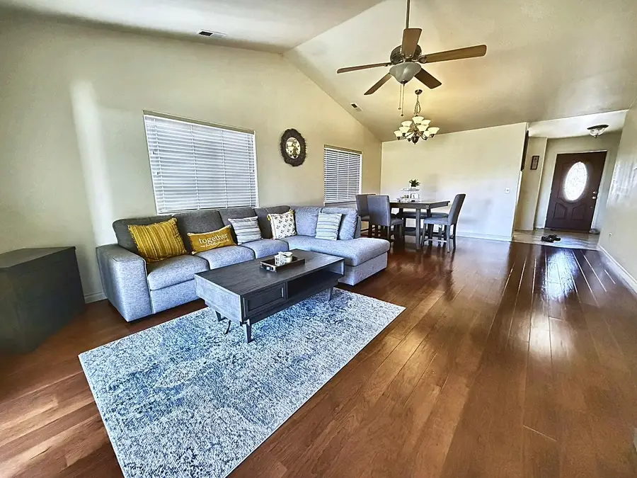 304 Anderson St., Yreka, CA 95747 - #3