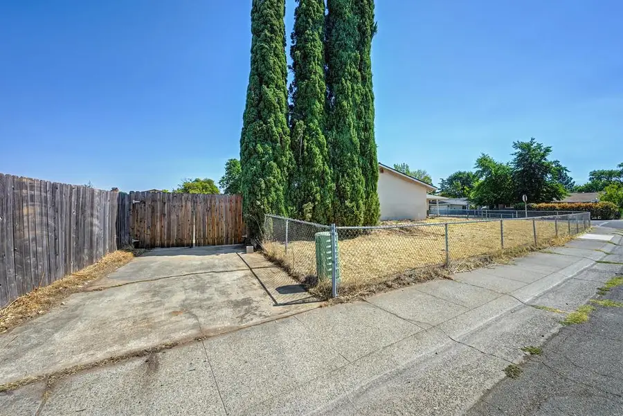 4801 Willowbrook Drive, Sacramento, CA 95842 - #3