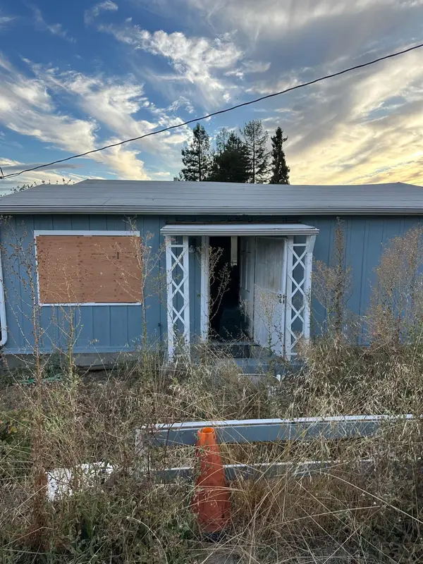 7983 NW Michigan Ave, Oakland, CA 94605