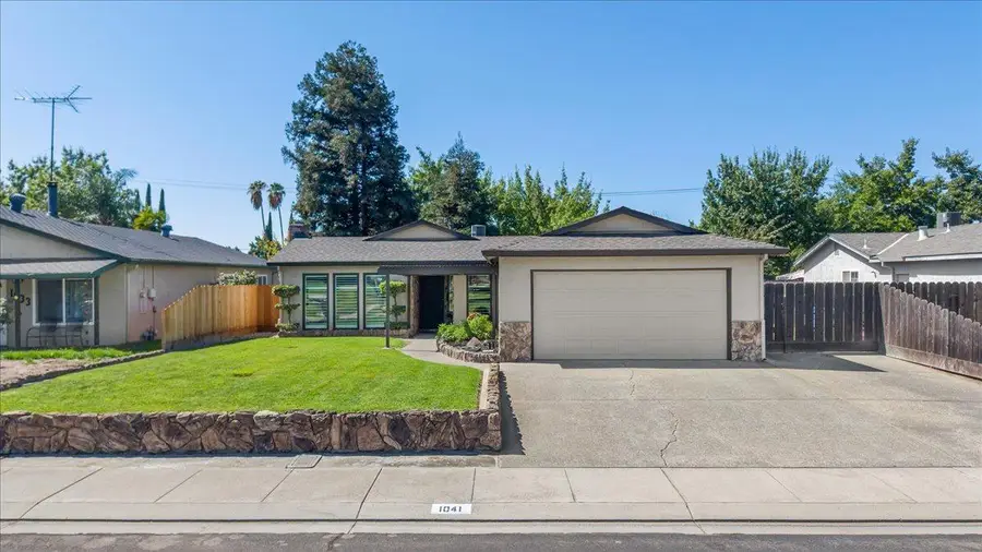 1041 Parkside Avenue, Manteca, CA 95336 - #2