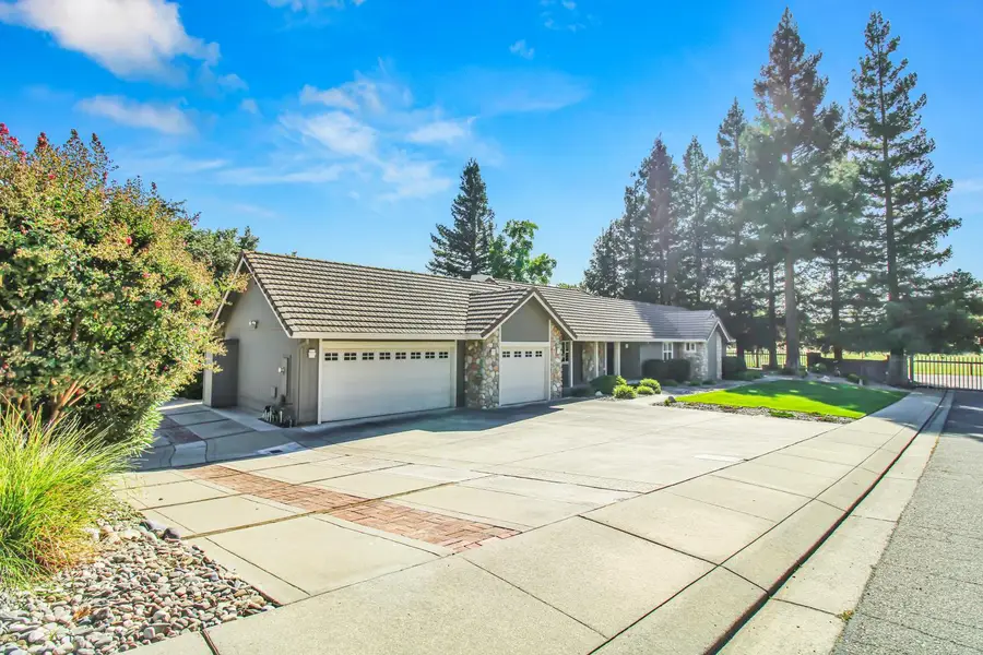 11000 Mallard Court, Oakdale, CA 95361 - #2