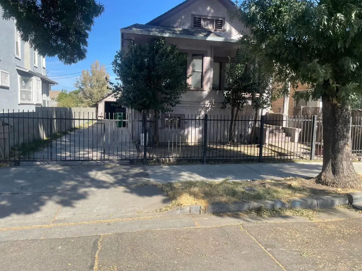 1040 S San Joaquin, Stockton, CA 95206 - #1