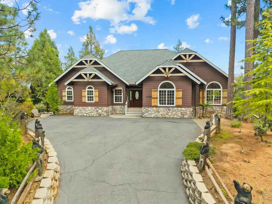 2240 Grenoble Dr, Arnold, CA 95223 - #3