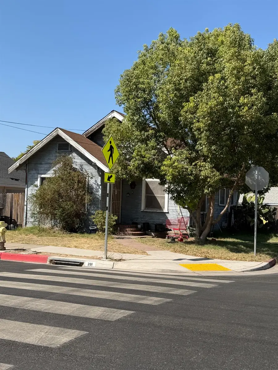 201 Columbia Street, Turlock, CA 95380 - #2