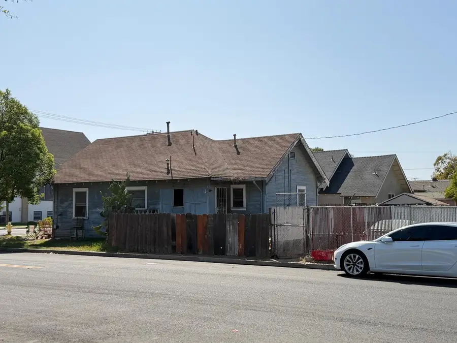 201 Columbia Street, Turlock, CA 95380 - #3