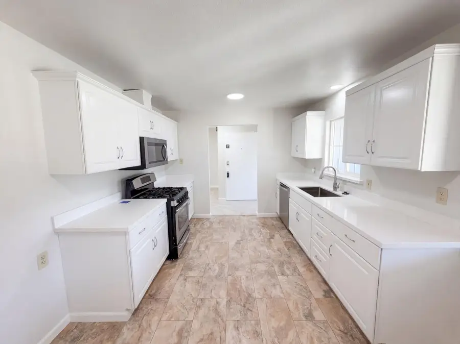 3020 Christina Avenue, Stockton, CA 95204 - #2