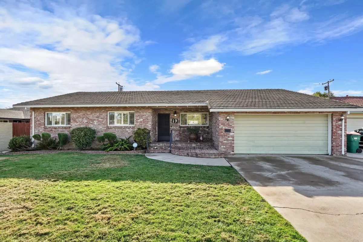 19 N Wellington Way, Lodi, CA 95242 - #1