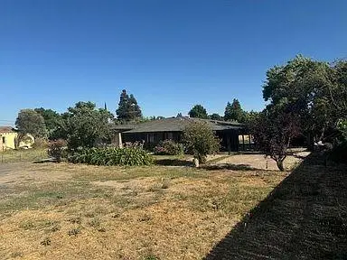 2960 Rocky Lane, Riverbank, CA 95367