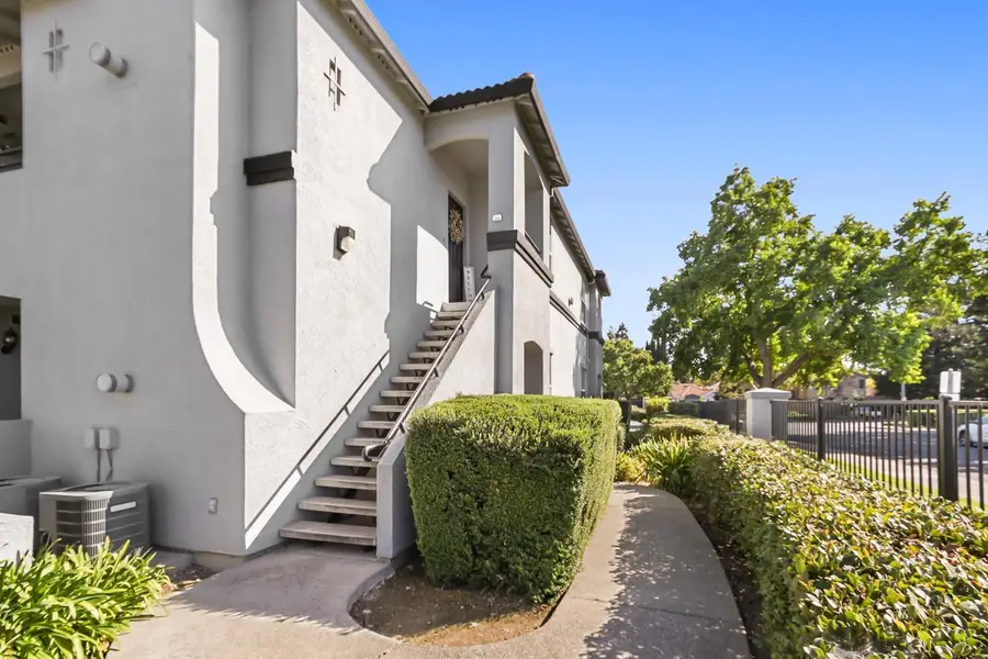 5201 Laguna Oaks Drive #13, Elk Grove, CA 95758 - #2