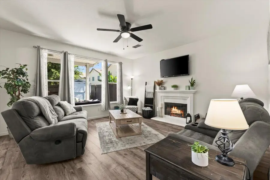 2207 Catherwood Way, Sacramento, CA 95835 - #2