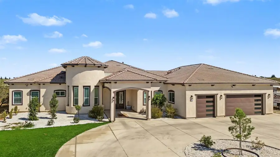 3709 Blue Gum Avenue, Modesto, CA 95358 - #2