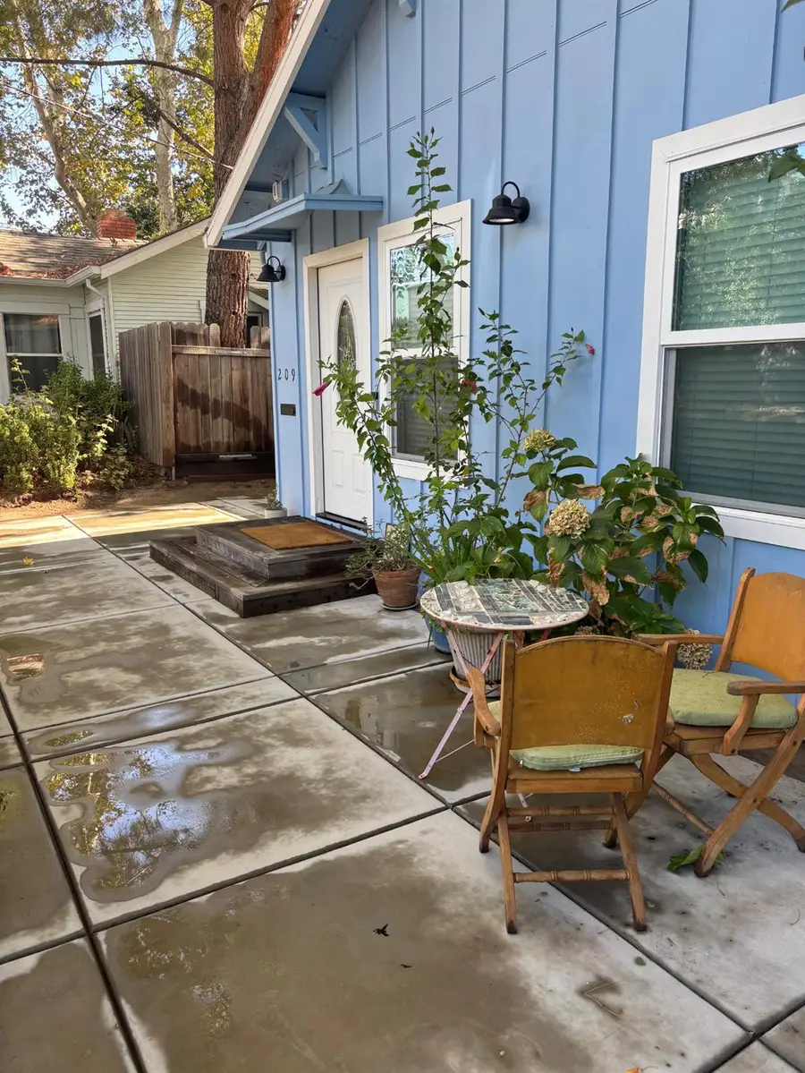 209 Alhambra Boulevard, Sacramento, CA 95816 - #3