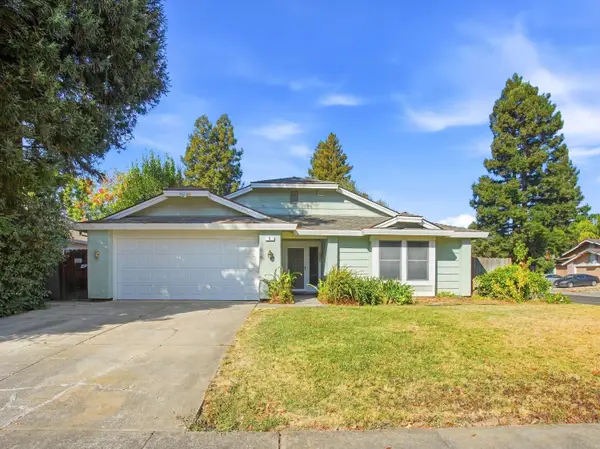 9 Rollingbrook Circle, Sacramento, CA 95833
