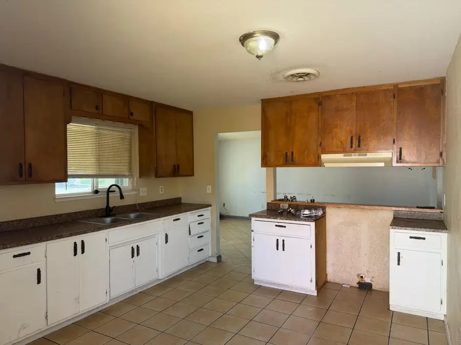 909 Crippen Avenue, Modesto, CA 95351 - #2