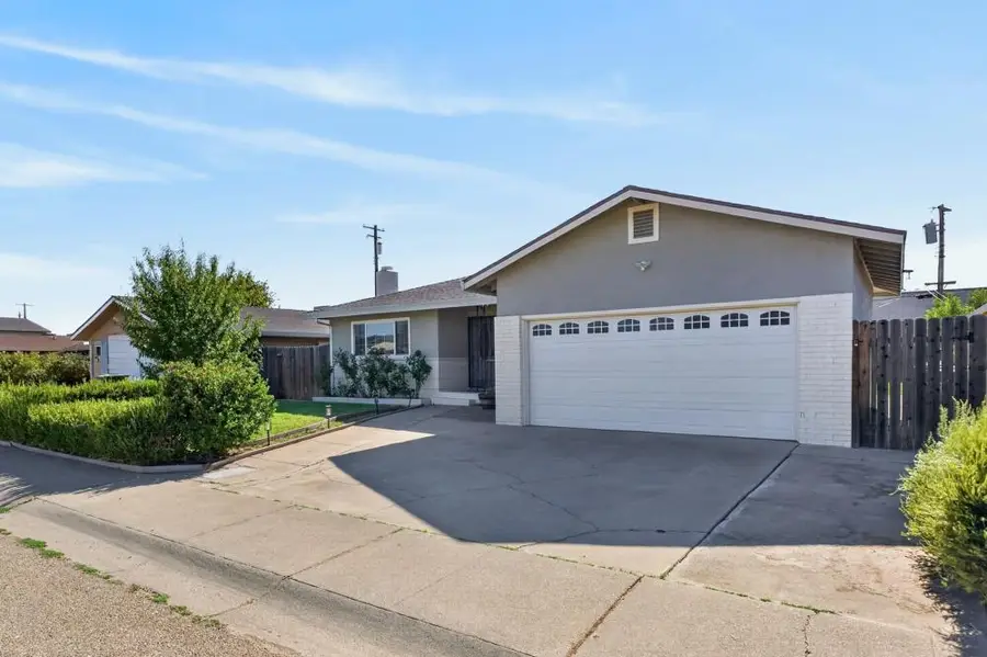 136 4th Avenue, Galt, CA 95632 - #2