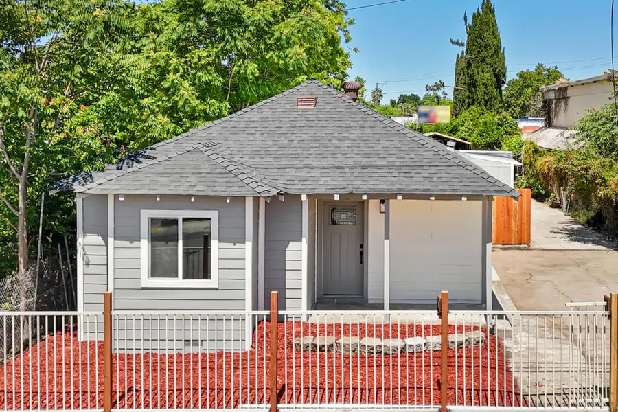 4901 Parker Avenue, Sacramento, CA 95820 - #2