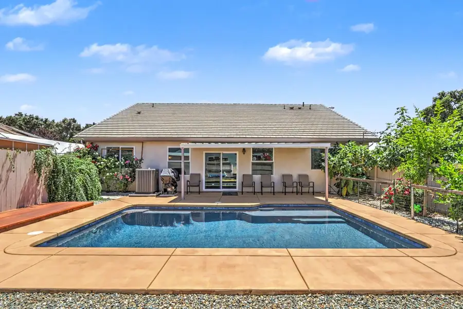 327 Manor Drive, Ione, CA 95640 - #3