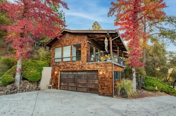 11817 Warbler Way, Penn Valley, CA 95946