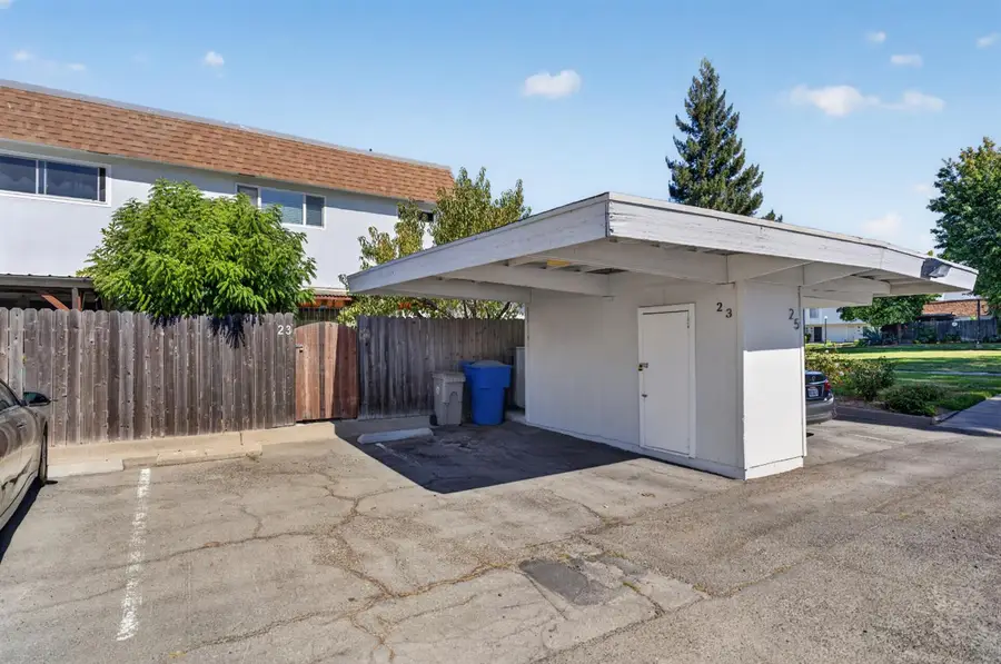 23 Omaha Court, Sacramento, CA 95823 - #2