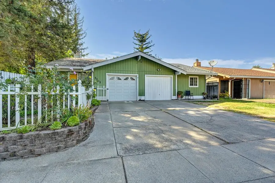 7703 Las Lilas Court, Citrus Heights, CA 95621 - #3