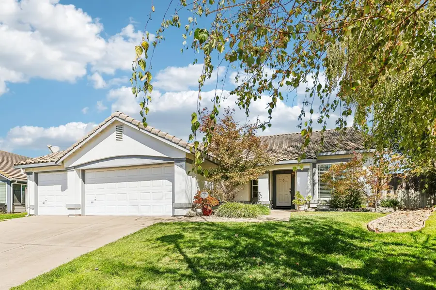 1197 Amberhill Avenue, Galt, CA 95632 - #2