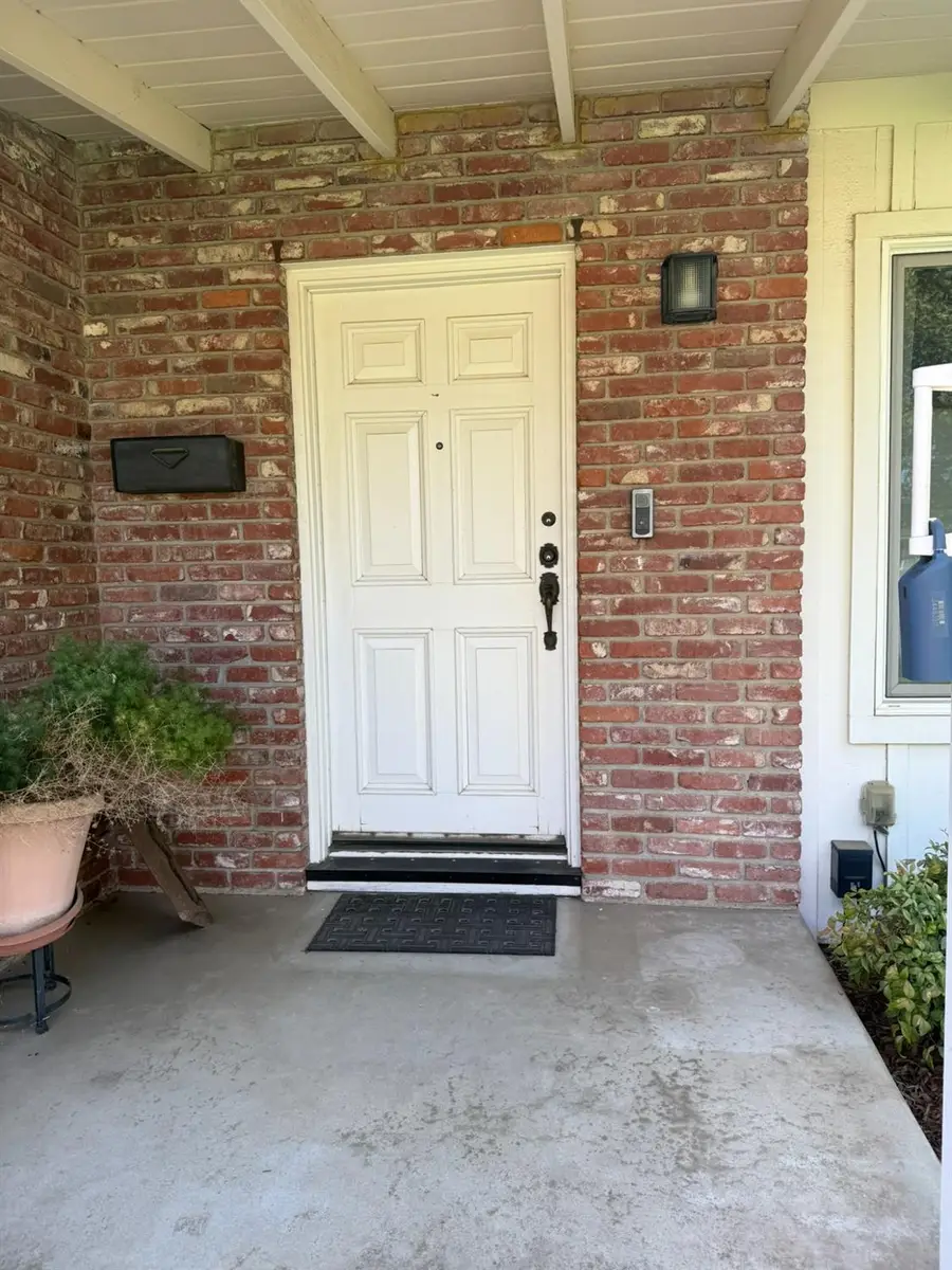 213 Hilton Street, Madera, CA 93637 - #3