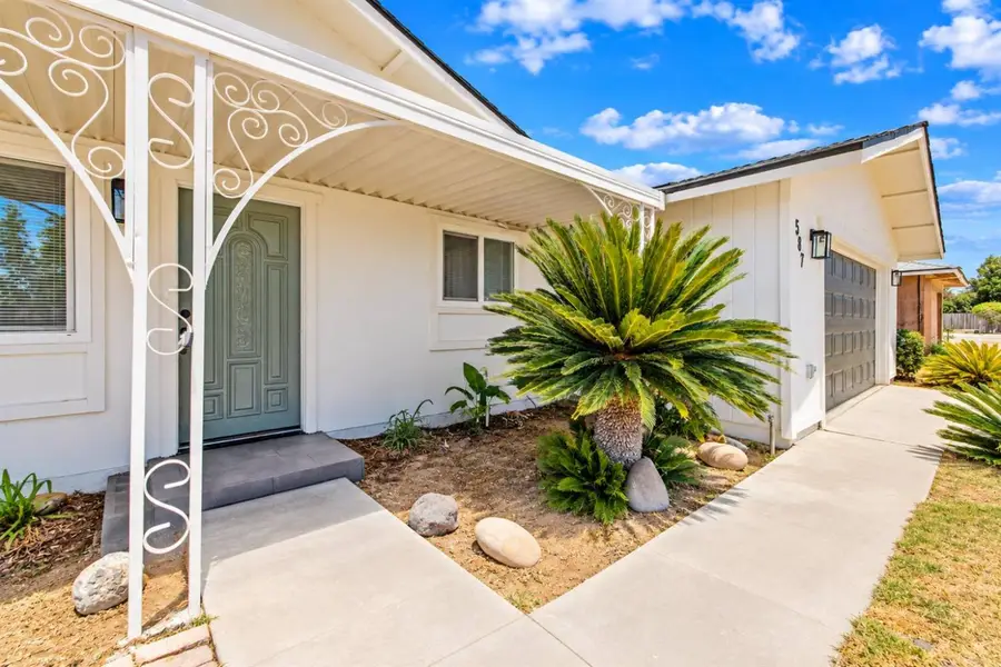 587 Sunset Street, Kingsburg, CA 93631 - #3