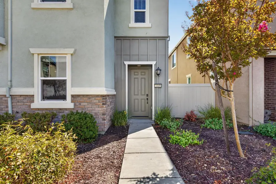 1049 Dennington Place, Roseville, CA 95747 - #2