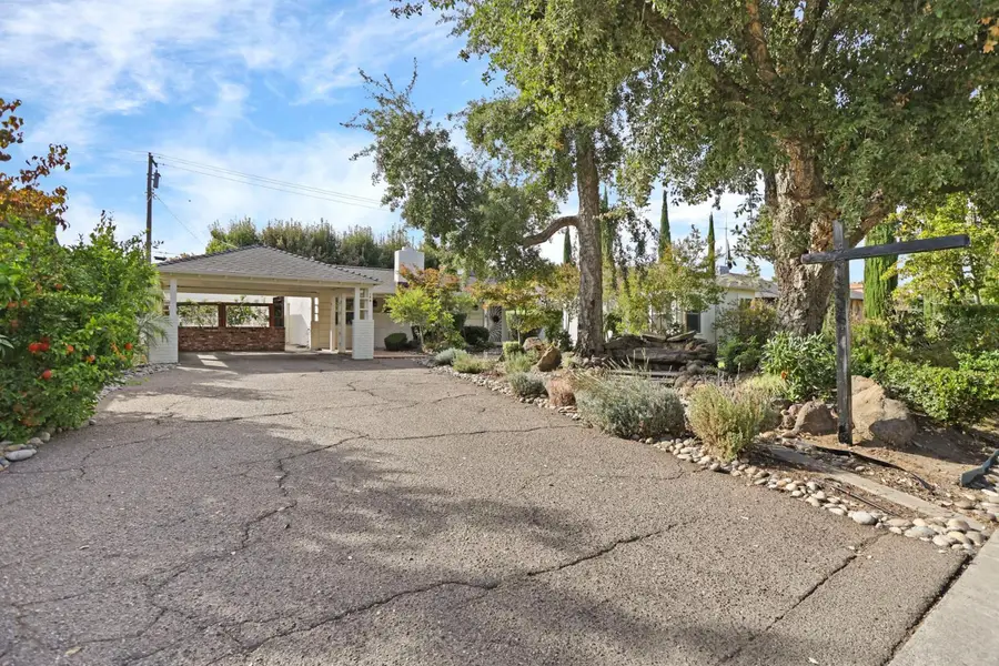 129 S Fairmont Avenue, Lodi, CA 95240 - #3
