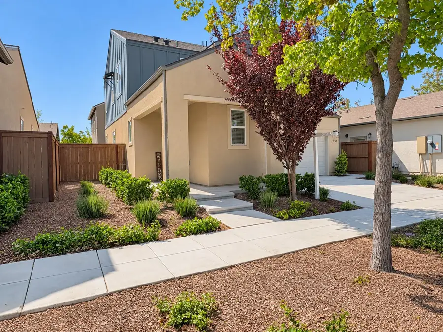 738 Katelyn Ave, Madera, CA 93636 - #2