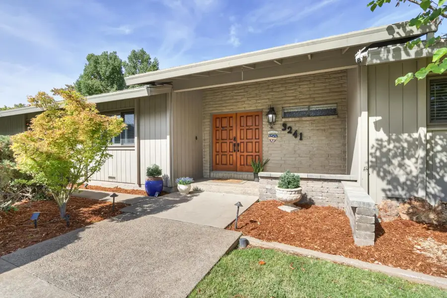 3241 Clairidge Way, Sacramento, CA 95821 - #2