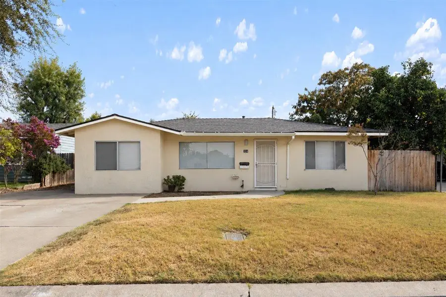 324 W Pearl Avenue, Stockton, CA 95207 - #2